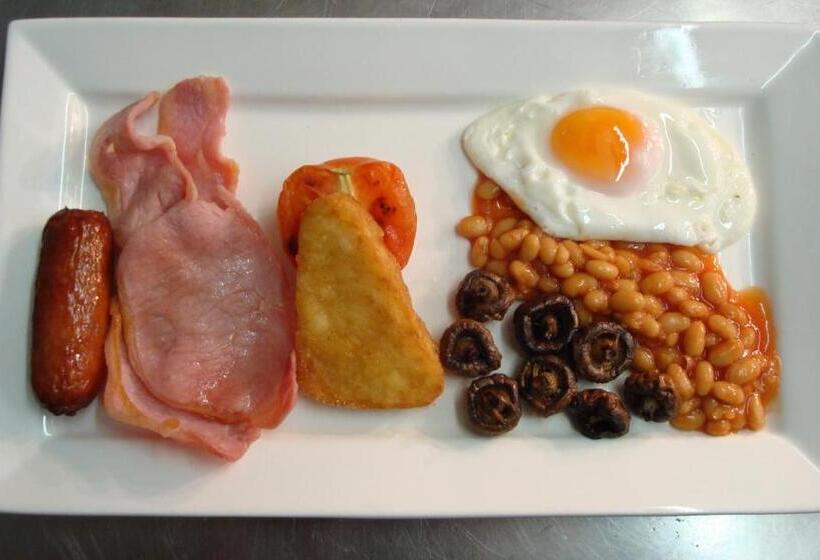 هتل Lyons Woodlands Hall