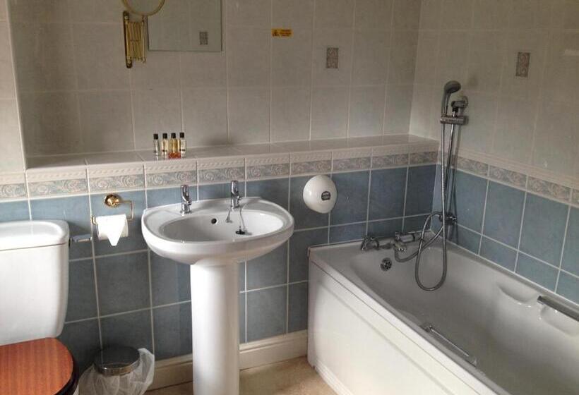 هتل Lyons Woodlands Hall