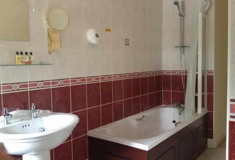 هتل Lyons Woodlands Hall