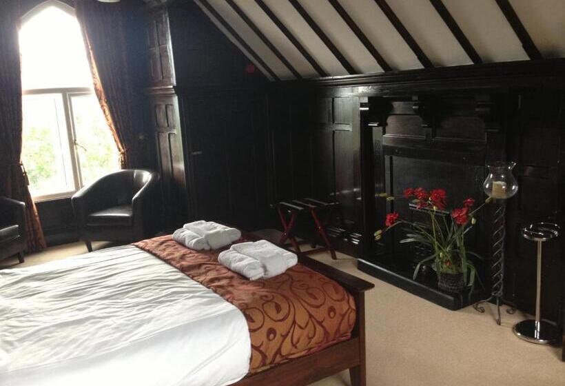 هتل Lyons Woodlands Hall