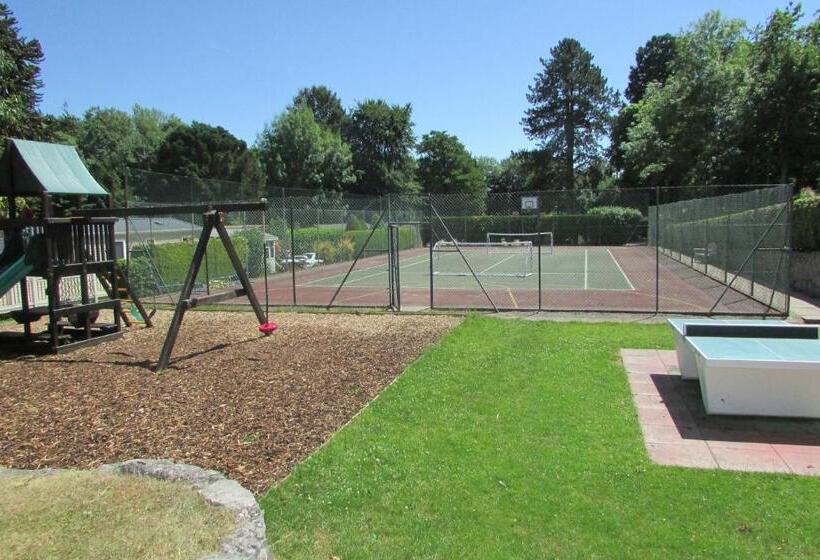 هتل Lyons Woodlands Hall