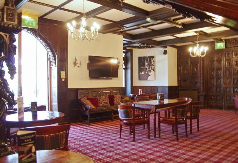 هتل Lyons Woodlands Hall