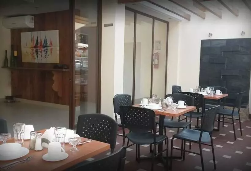 ホテル Palmira Inn