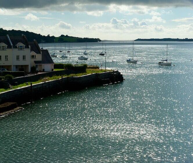 בית מלון כפרי Port Dinorwic