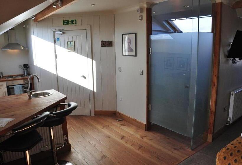 هتل The Inn At Cheltenham Parade