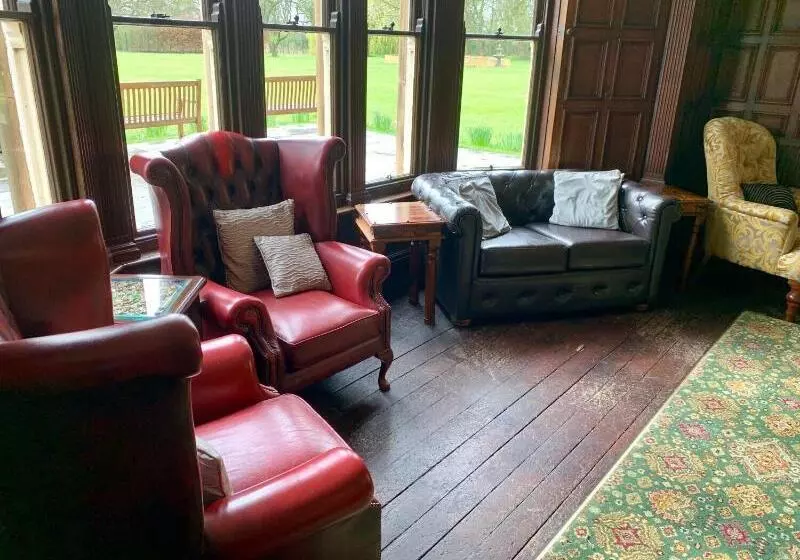 ホテル The Old Lodge