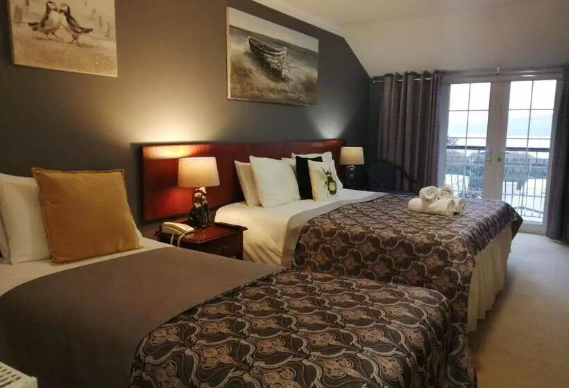 Hotel Three Rivers
