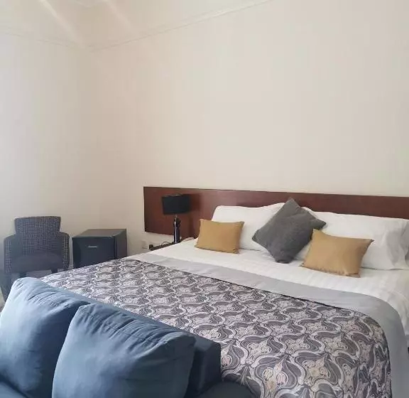 Hotel Three Rivers