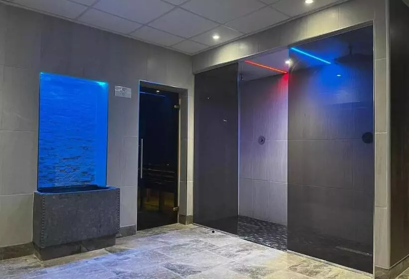 Hotel Three Rivers