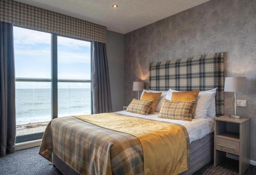 Number 44 Hotel & Bar