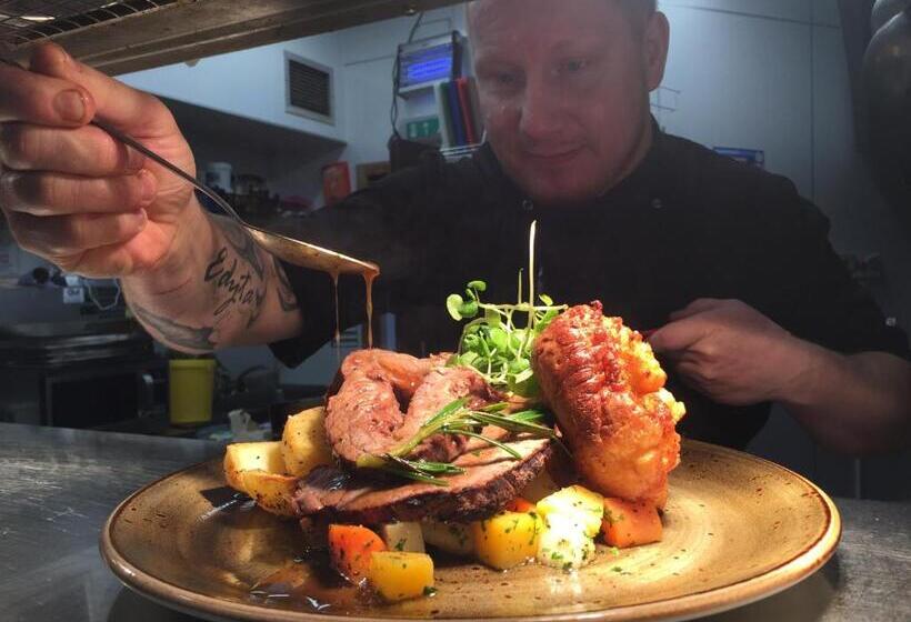 Number 44 Hotel & Bar