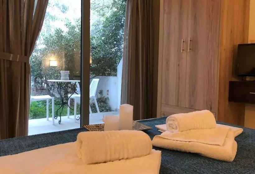 Oleander Apartments