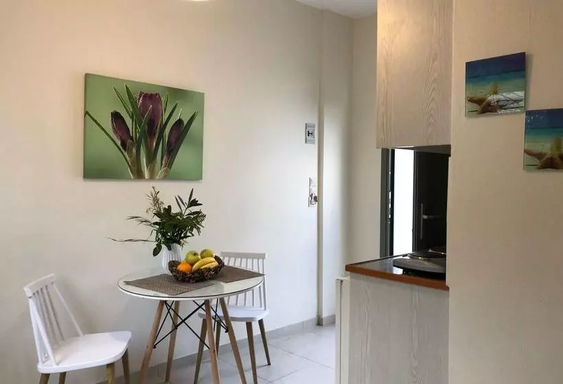 Oleander Apartments