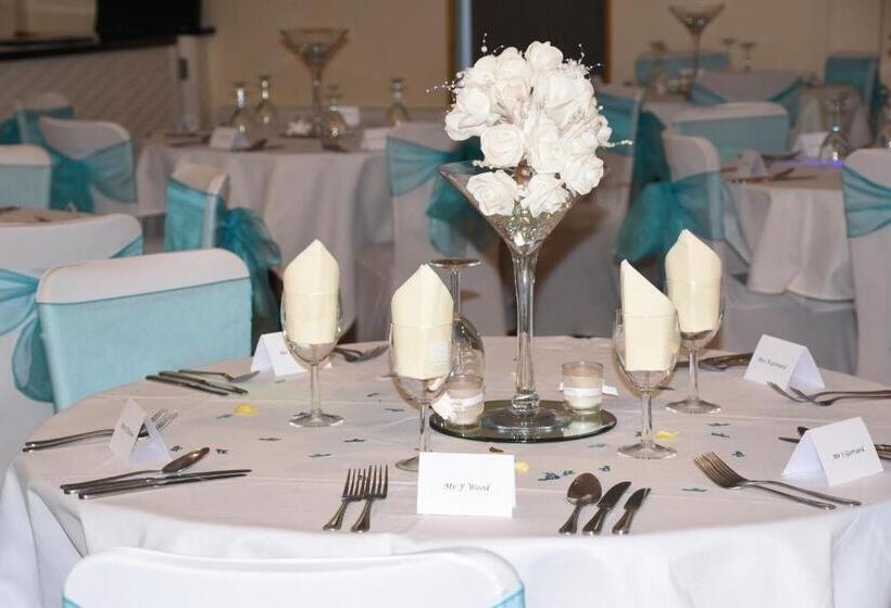 리조트 Warrens Village Motel And Self Catering