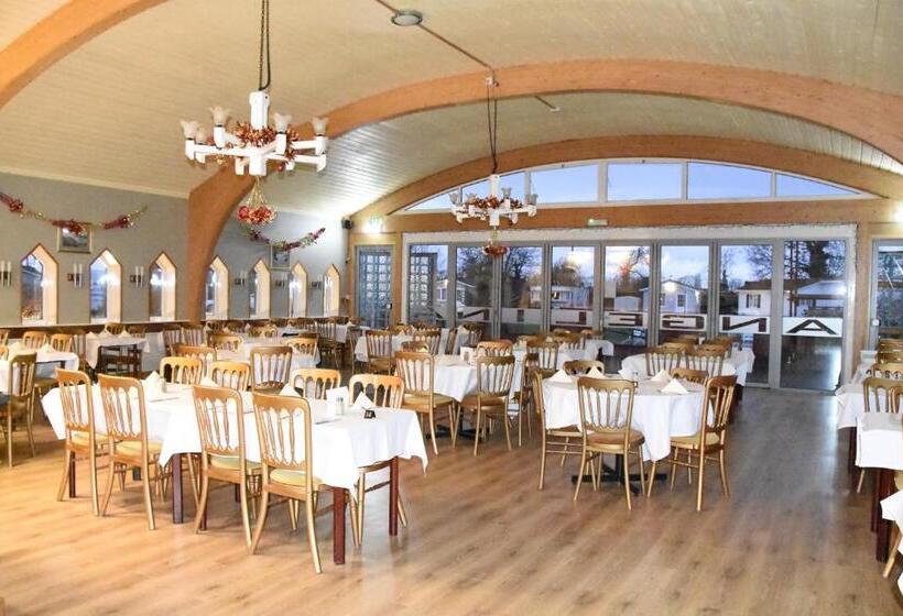 리조트 Warrens Village Motel And Self Catering