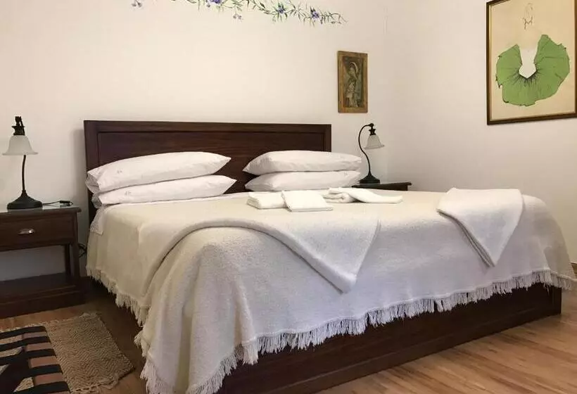 Sakti Hostal B&b