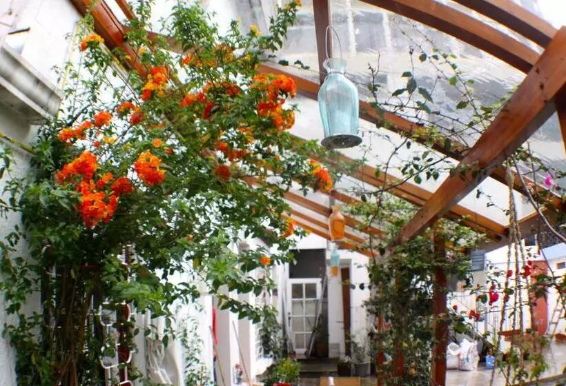 Sakti Hostal B&b