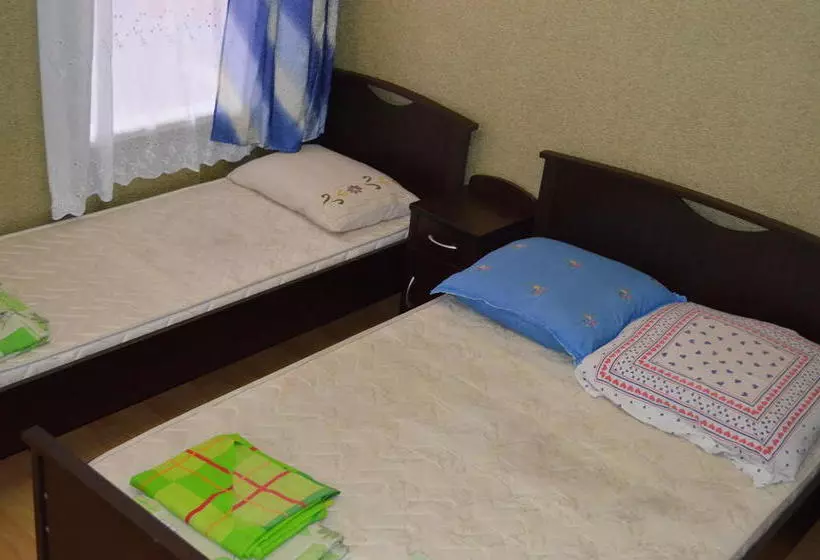 Tj+ Hostel