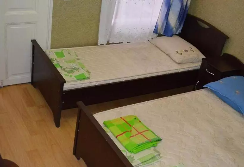 Tj+ Hostel