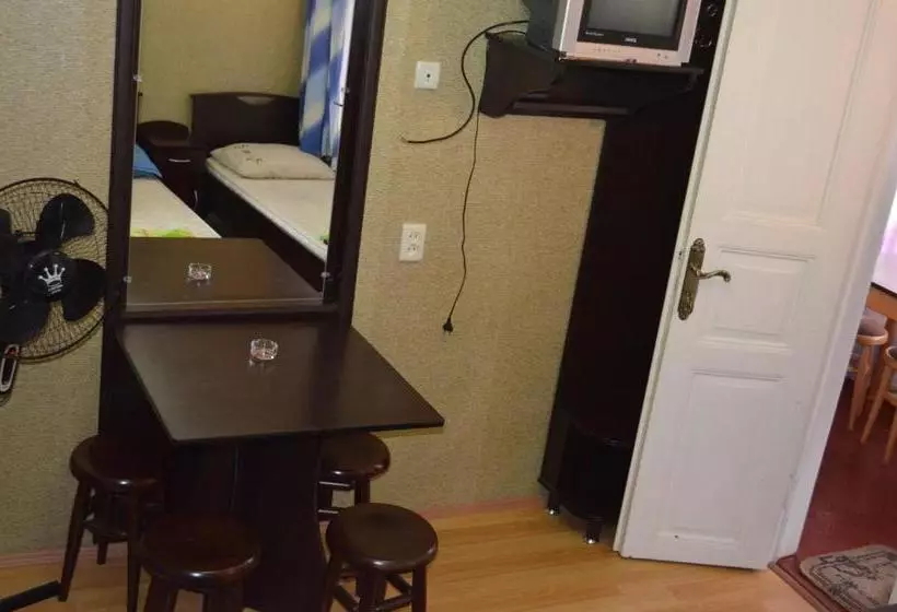 Tj+ Hostel