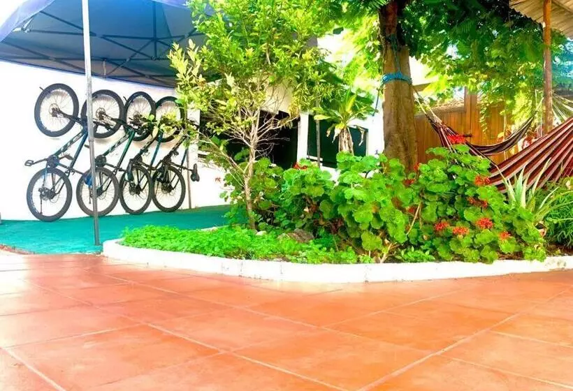 ユースホステル Hostal White House Galapagos