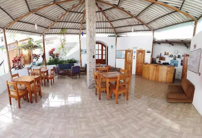ユースホステル Hostal White House Galapagos
