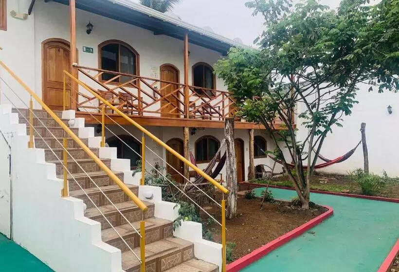 ユースホステル Hostal White House Galapagos