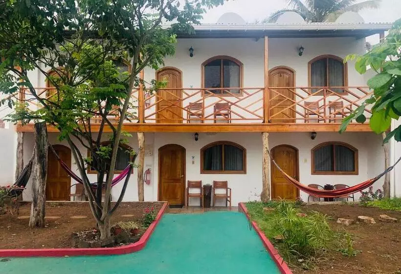 ユースホステル Hostal White House Galapagos