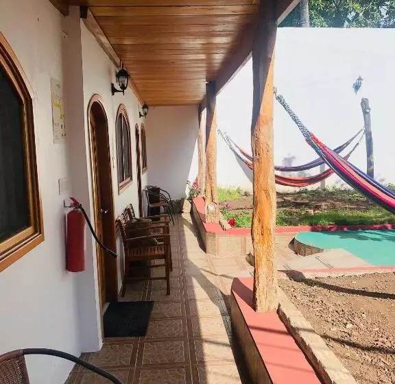 ユースホステル Hostal White House Galapagos