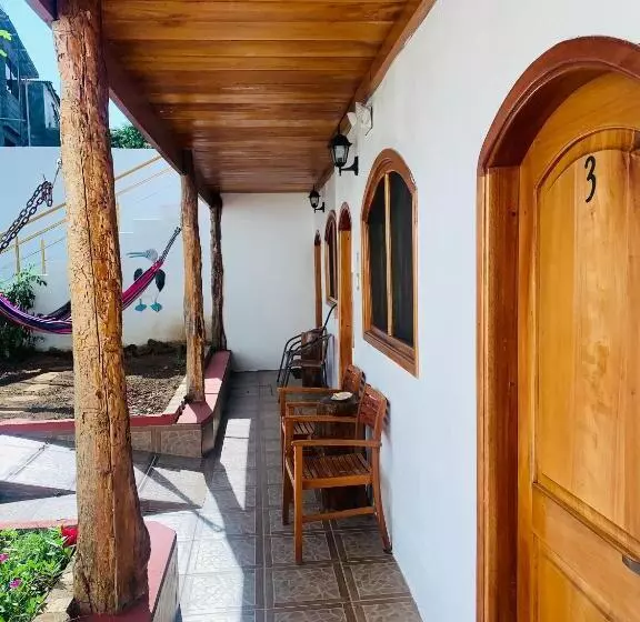 ユースホステル Hostal White House Galapagos