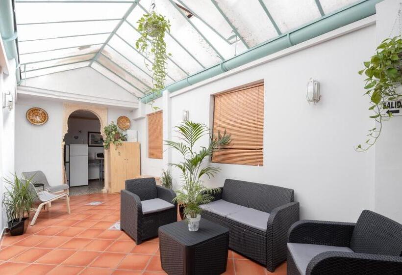 هاستل Pensión Zacatin