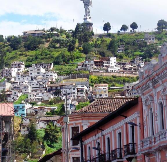 Отель Hostal Yumbo Imperial