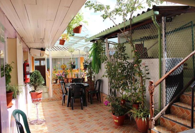 Отель Hostal Yumbo Imperial
