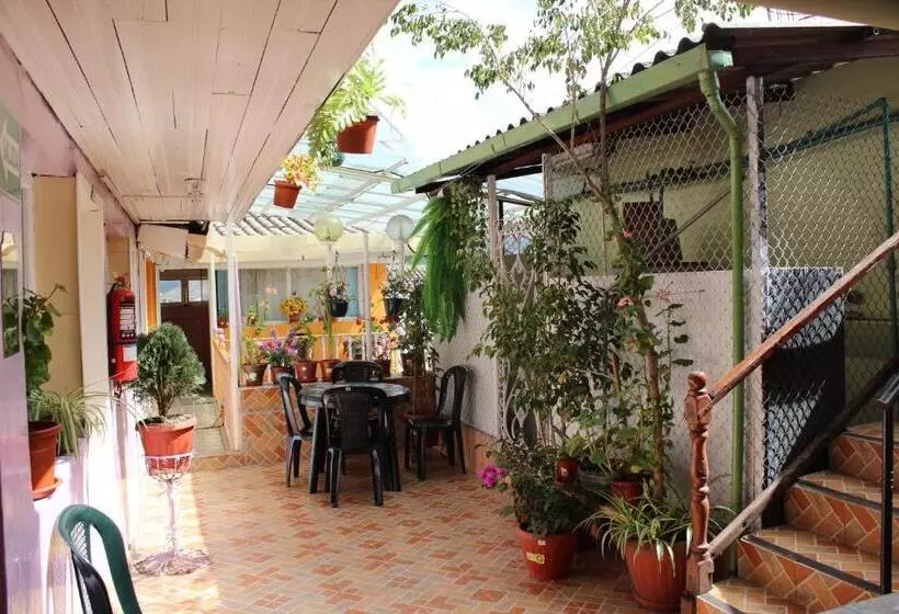 هتل Hostal Yumbo Imperial
