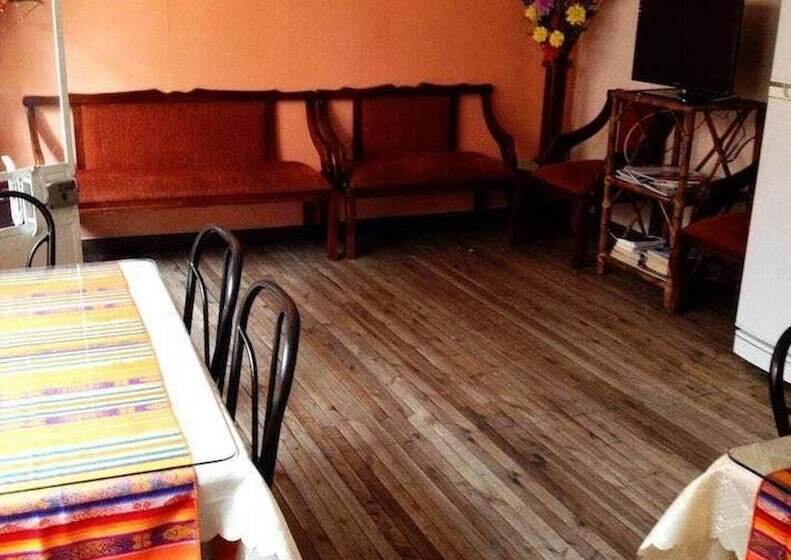 Отель Hostal Yumbo Imperial