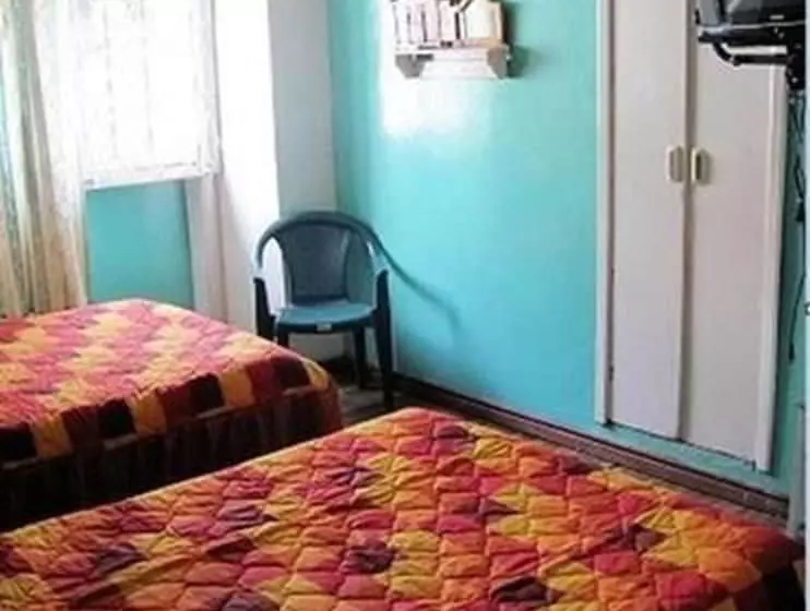 هتل Hostal Yumbo Imperial