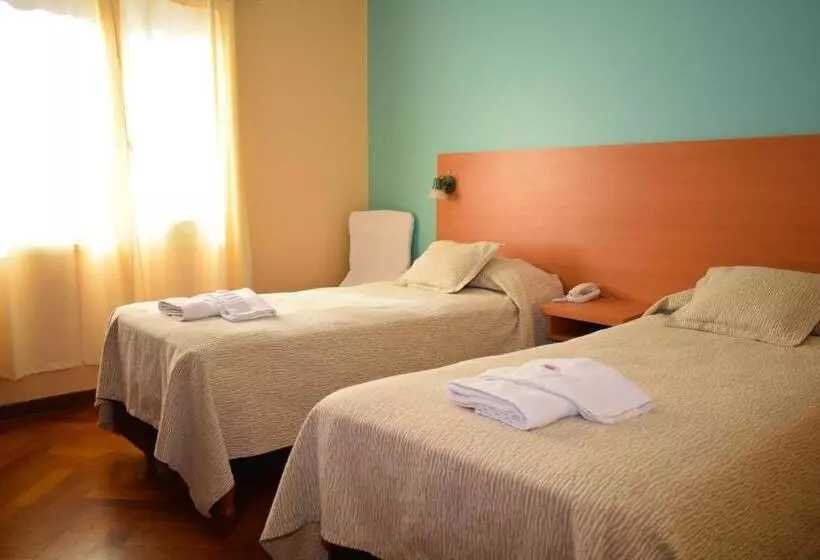 Hotelli Ideal