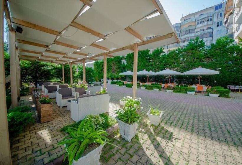 בית מלון כפרי Kadrisa