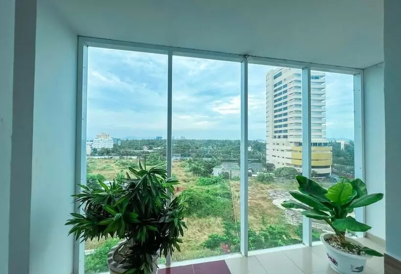 Ngọc Hân Hotel By The Moment
