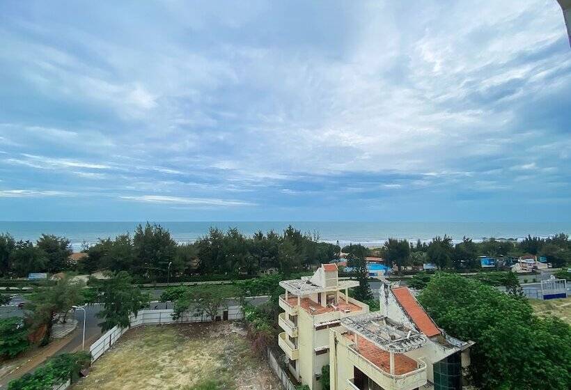 Ngọc Hân Hotel By The Moment