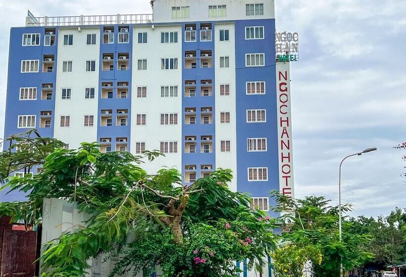 Ngọc Hân Hotel By The Moment