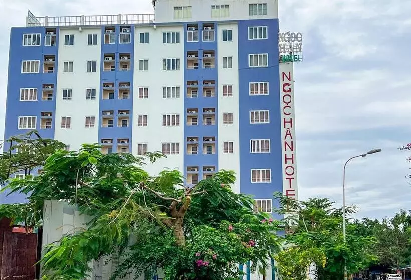 Ngọc Hân Hotel By The Moment