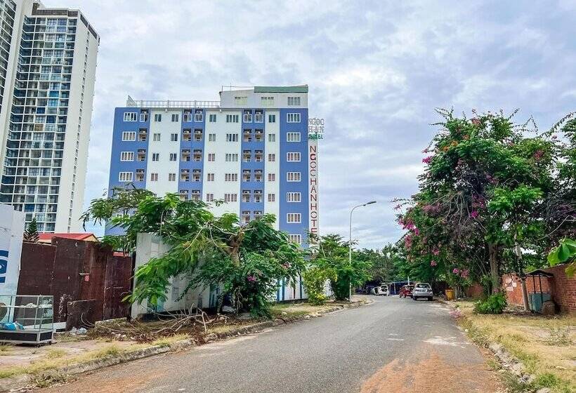 Ngọc Hân Hotel By The Moment