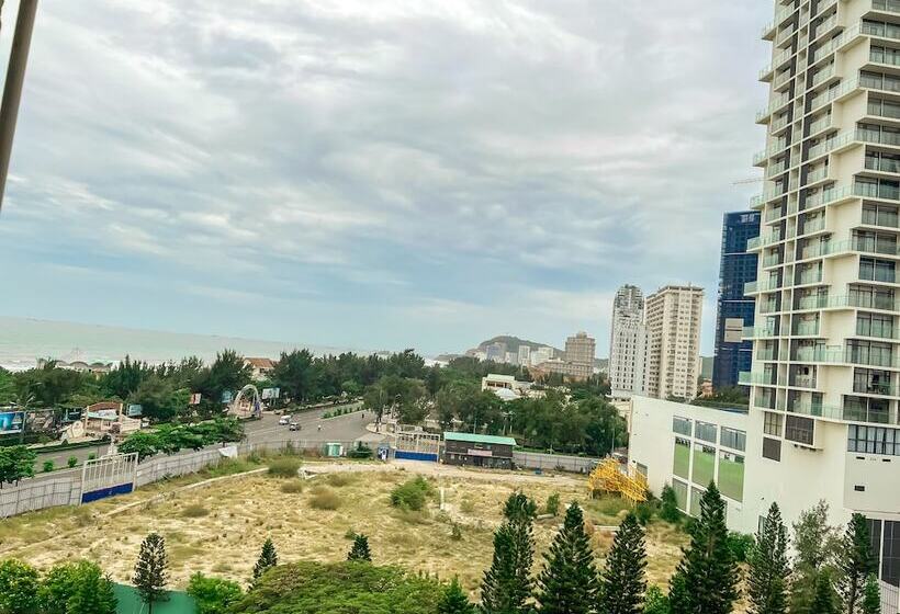 Ngọc Hân Hotel By The Moment