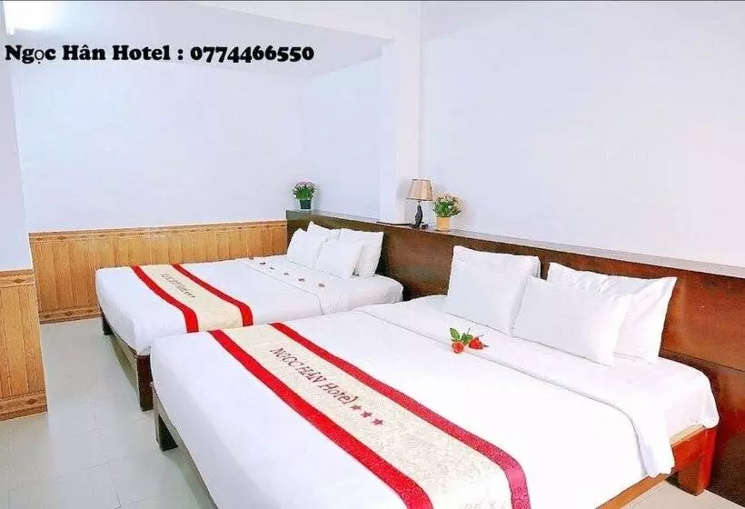 Ngọc Hân Hotel By The Moment