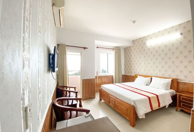 Ngọc Hân Hotel By The Moment