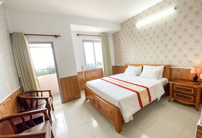 Ngọc Hân Hotel By The Moment