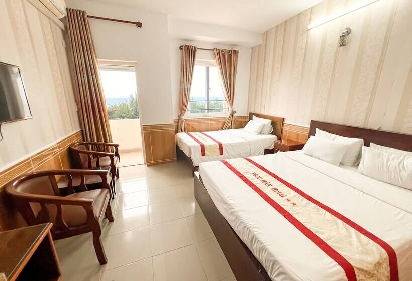 Ngọc Hân Hotel By The Moment