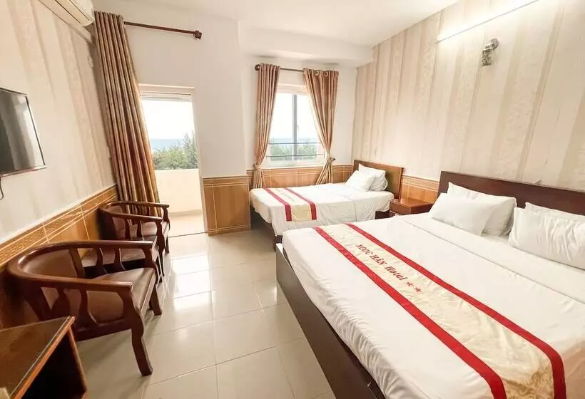 Ngọc Hân Hotel By The Moment