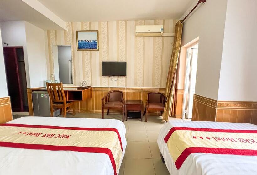 Ngọc Hân Hotel By The Moment